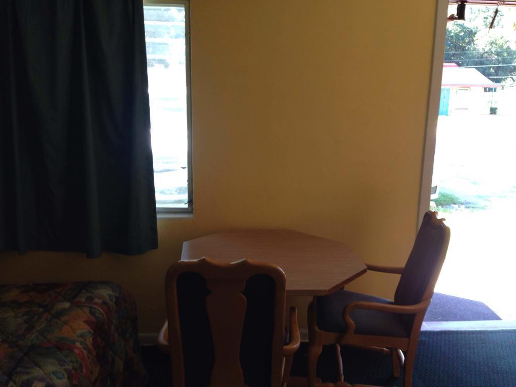 Florida Motel Γκέινσβιλ Δωμάτιο φωτογραφία